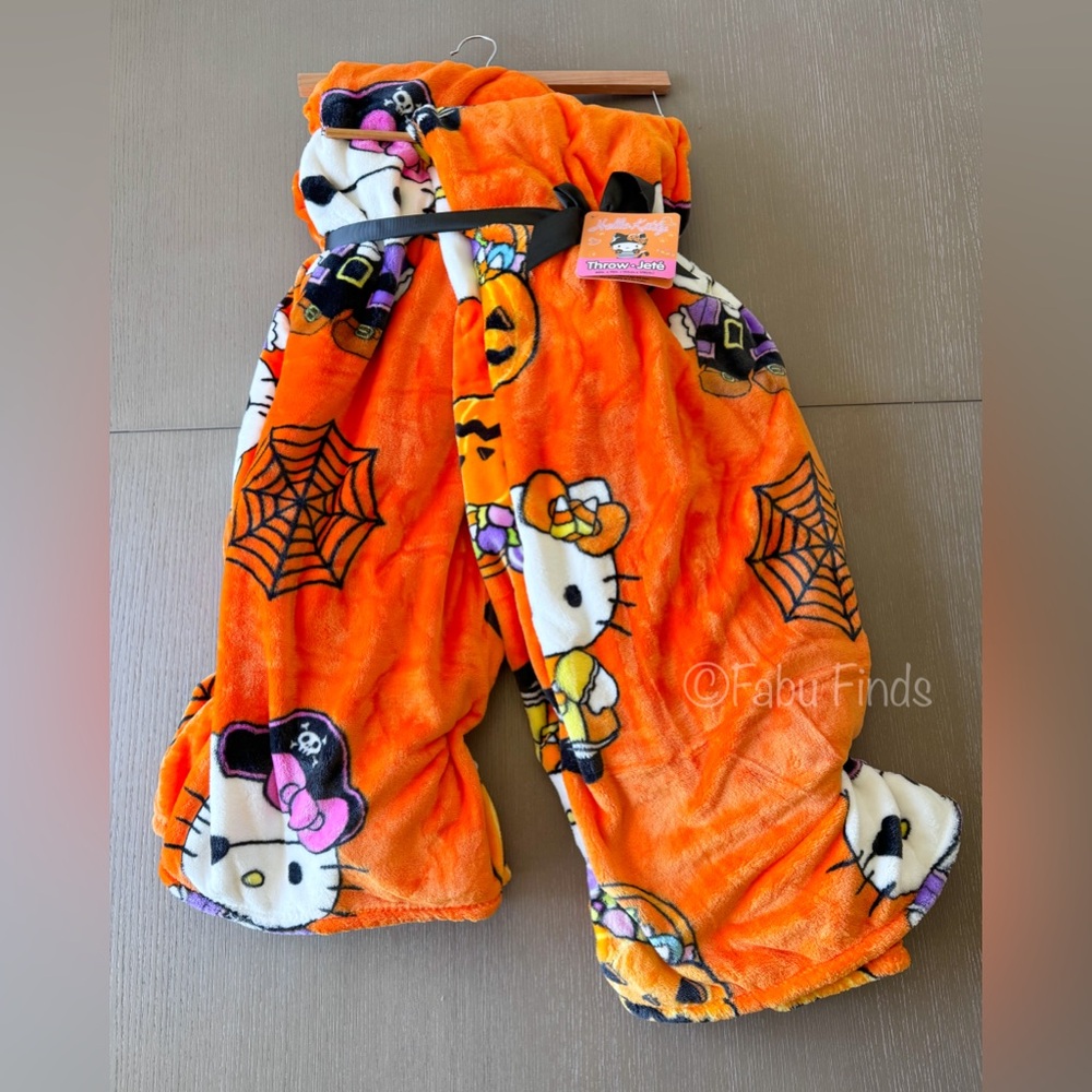 2 Hello Kitty Halloween set of 2 twin size blankets